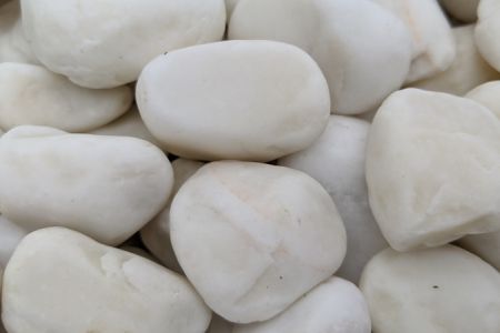 Polar white pebbles 20mm-40mm.jpg